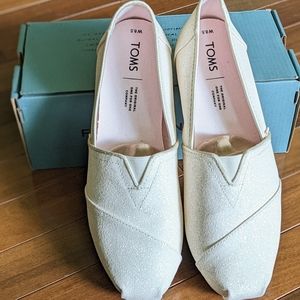 New in box Glitter Toms alpargata in Ivory, classic, size 8.5